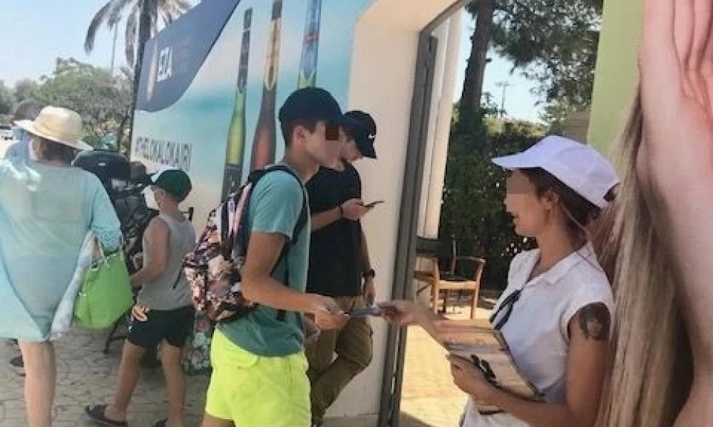 Εκστρατεία ενημέρωση για τον εμβολιασμό σε παραλίες και beach bar
